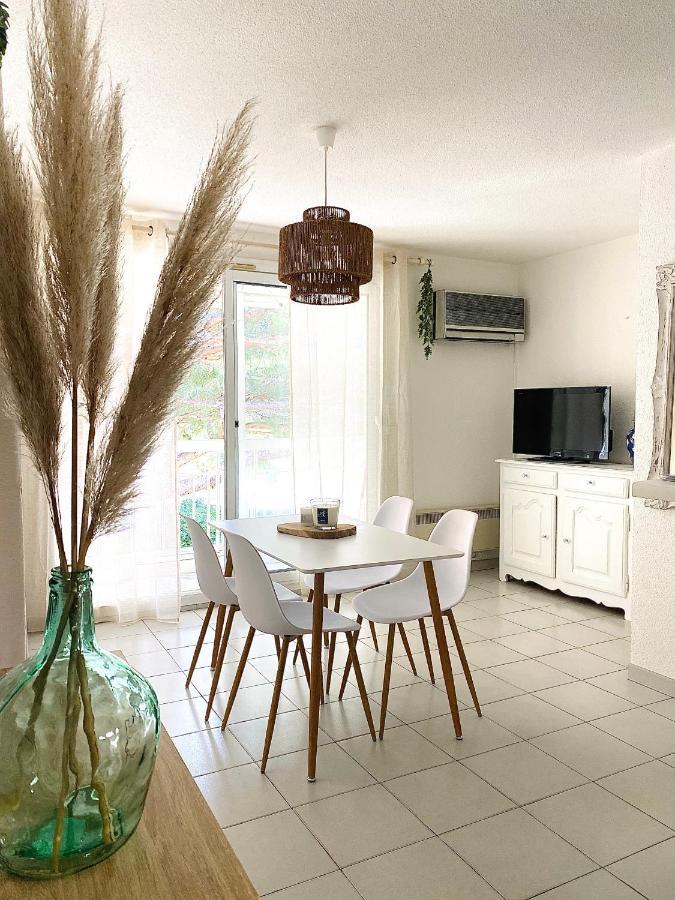 Superbe Appartement Cosy Vue Mer Pieds Dans L'Eau 카발레르쉬르메르 외부 사진