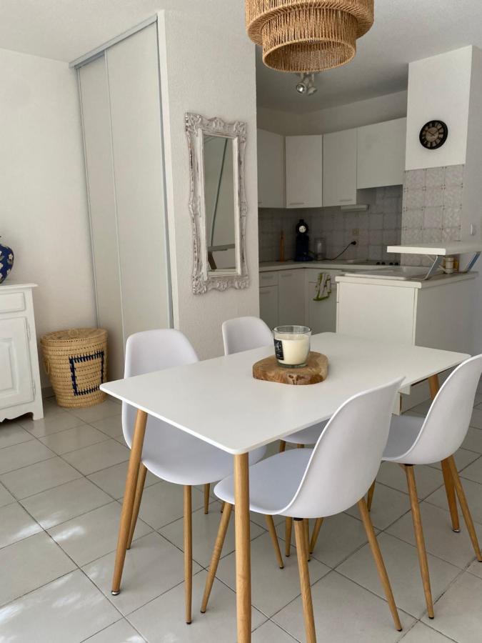 Superbe Appartement Cosy Vue Mer Pieds Dans L'Eau 카발레르쉬르메르 외부 사진