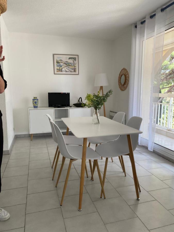 Superbe Appartement Cosy Vue Mer Pieds Dans L'Eau 카발레르쉬르메르 외부 사진